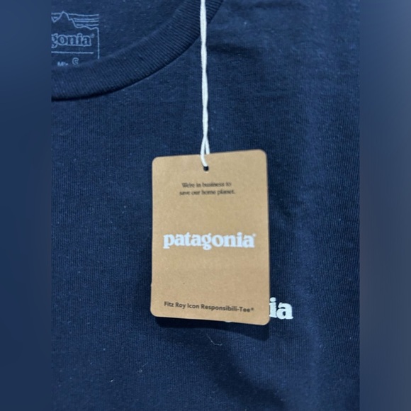 Patagonia Women's Medium Fitz Roy Icon Responsibili-Tee T-Shirt Navy Blue NWT - Picture 5 of 16